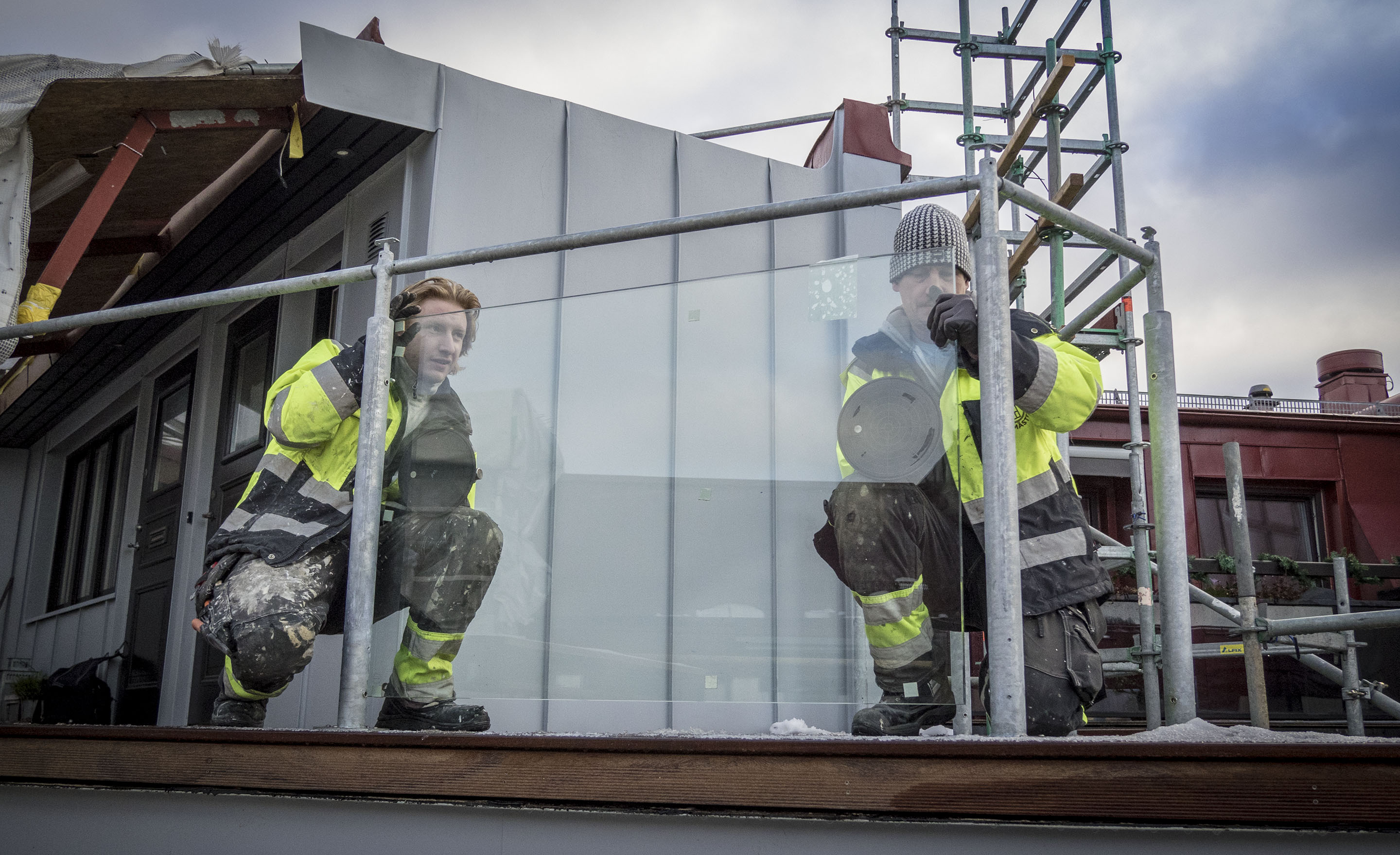 Specialbeställt glas till loftgångsräcke